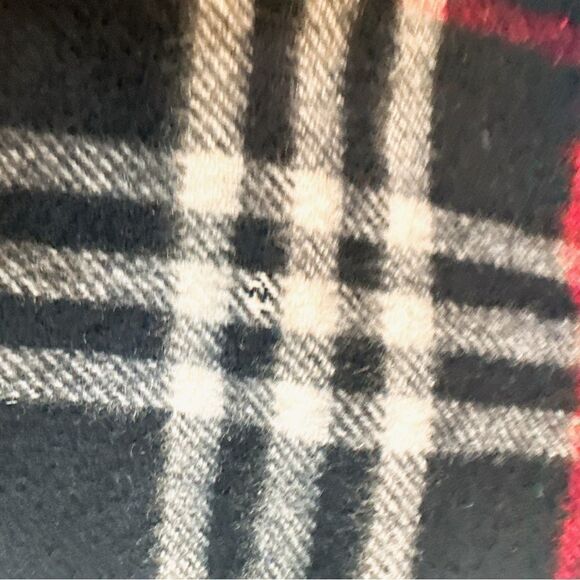 BURBERRY Nova Check Cashmere Scarf - Picture 8 of 10